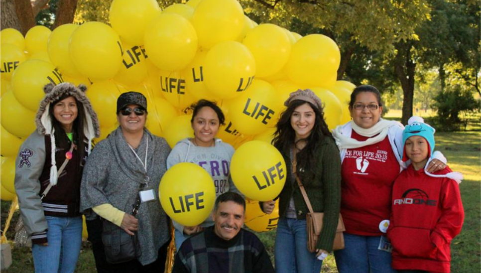 40_Days_for_Life_2013_-_Family_at_Youth_Day.png