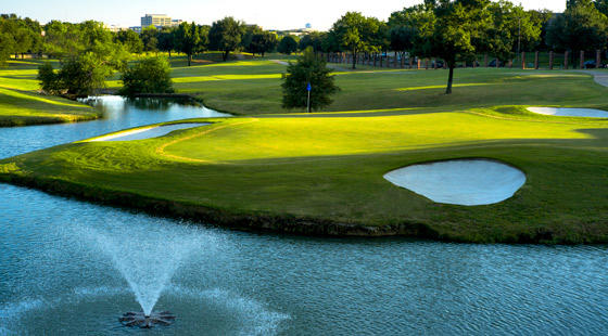 Hackberry-Creek-country-club-Irving-TX-golf-course-fountain-560x310_galleryimage.jpg